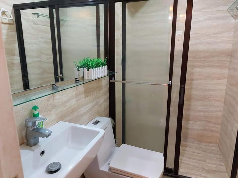 Family Staycation With Pool Manila Exterior photo