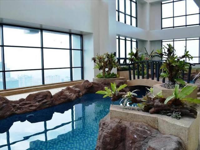 Family Staycation With Pool Manila Exterior photo